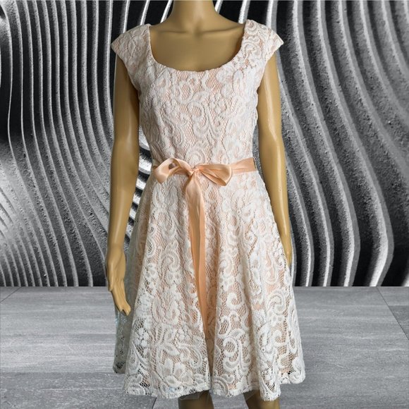 Betsy Adam|A-Line Full Lace|Size 6|White-Melon|Knee Length|Layered|Lined|Coktail - Picture 1 of 14